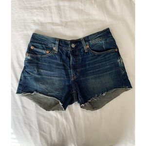 Levi’s 501 cut off jean shorts